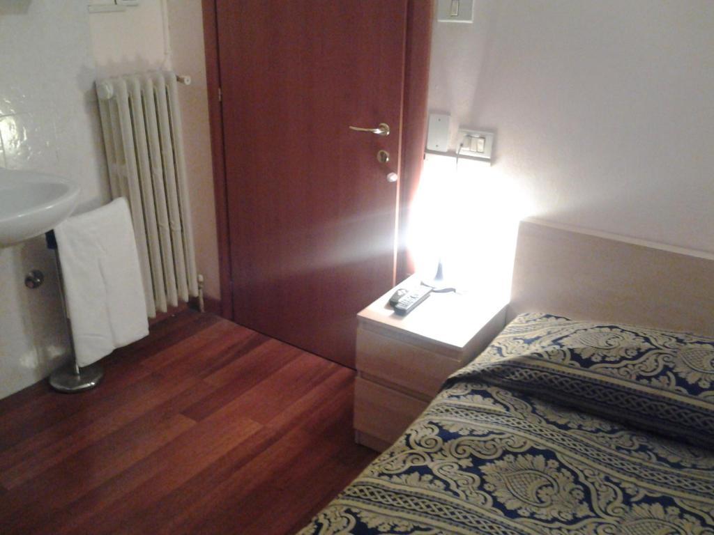 Hotel Perla Bologna Room photo